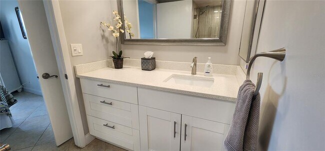 Building Photo - 1515 Pinellas Bayway S