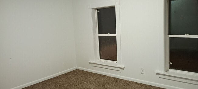 Building Photo - 718 Rice St