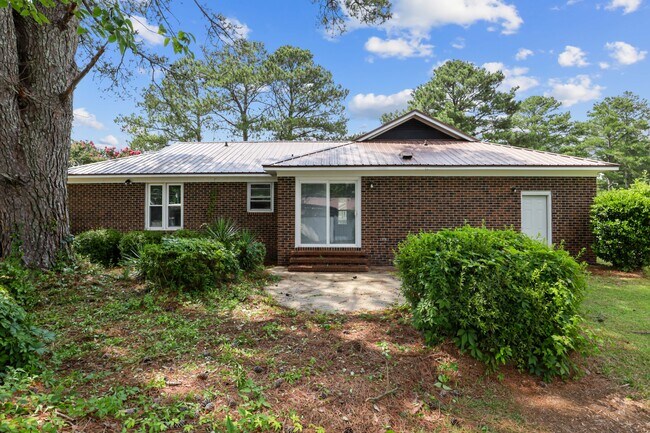 Building Photo - 118 Randall Ln