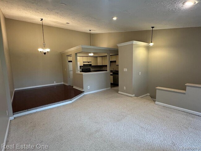 Building Photo - 19317 Surrey Ln