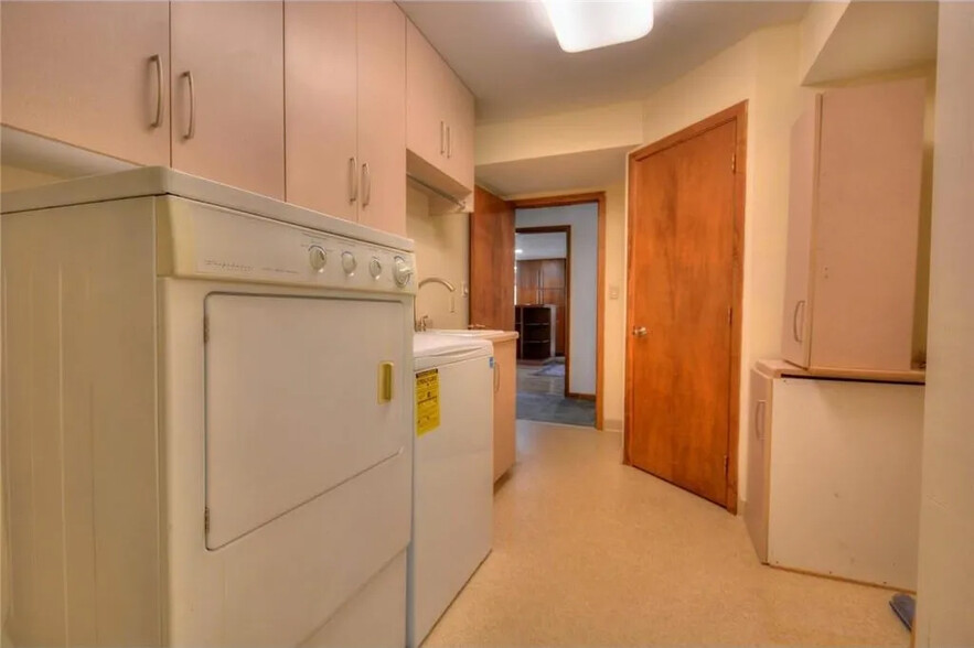 Free laundry - 415 12th Ave E