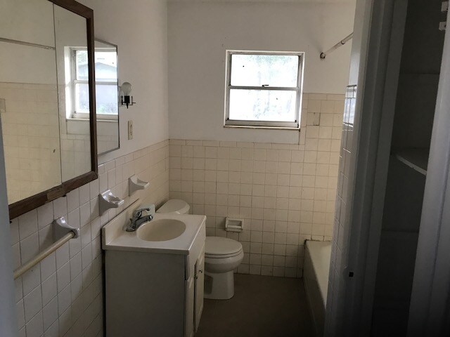 Building Photo - 3629 Ave S NW