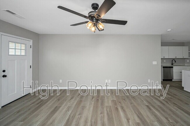 Building Photo - 85 Smith Glen Dr