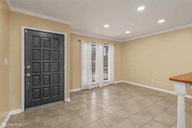 Building Photo - 9346 Shartel Dr