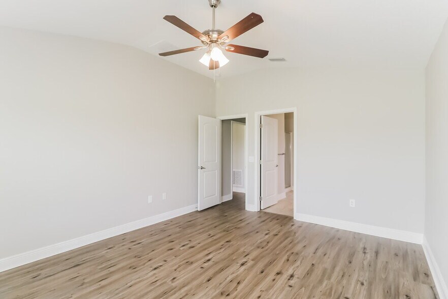 Building Photo - 7083 Lamium Ct