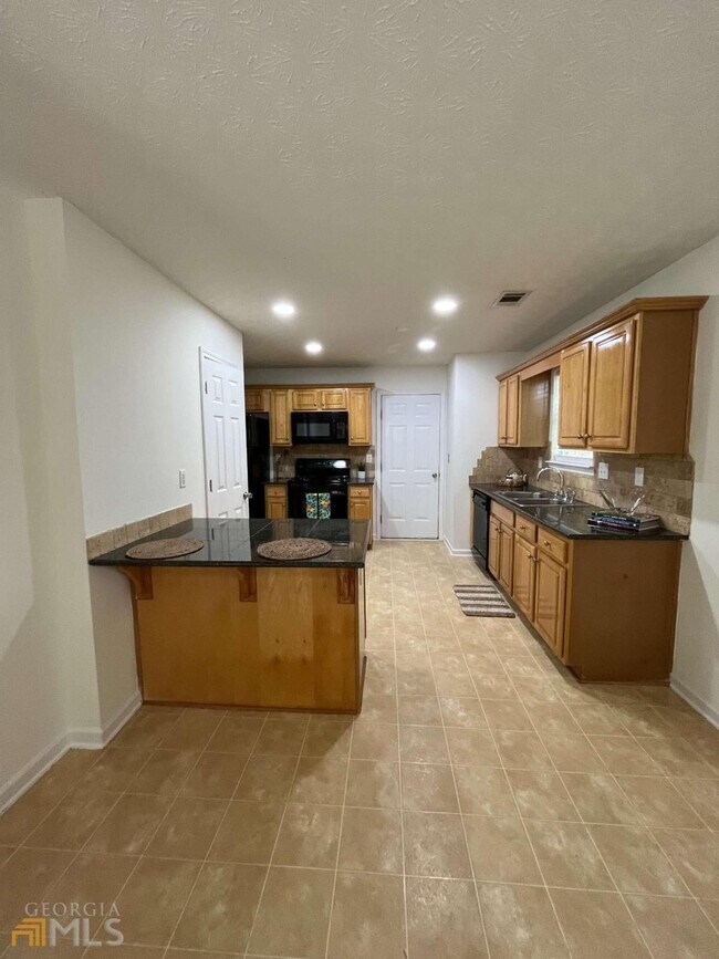 Building Photo - 1320 Gates Cir SE