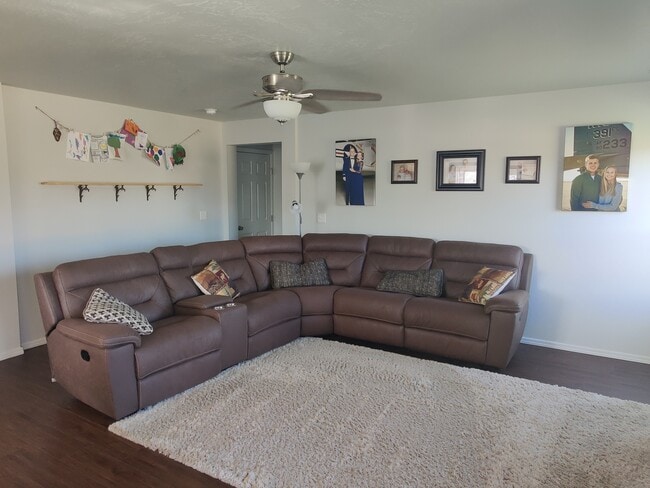 Building Photo - 1690 SW Gabar Ct