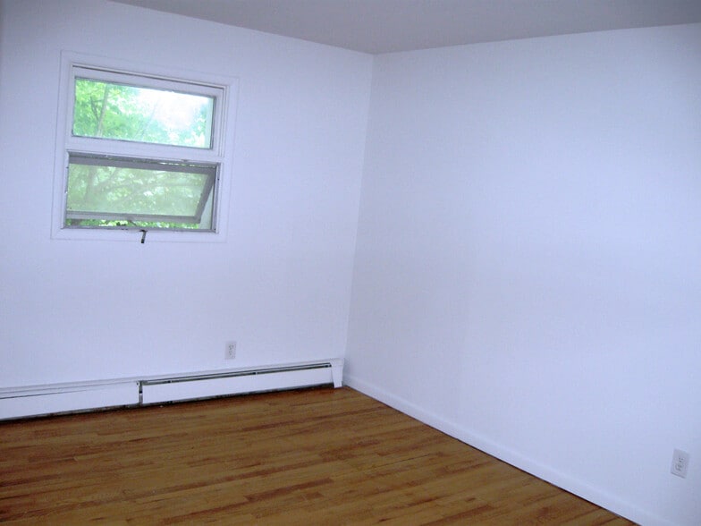 Building Photo - 12 Arbor Hill Drive