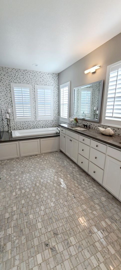 Building Photo - Gorgeous 4 Bedroom Model Home in the Cannery