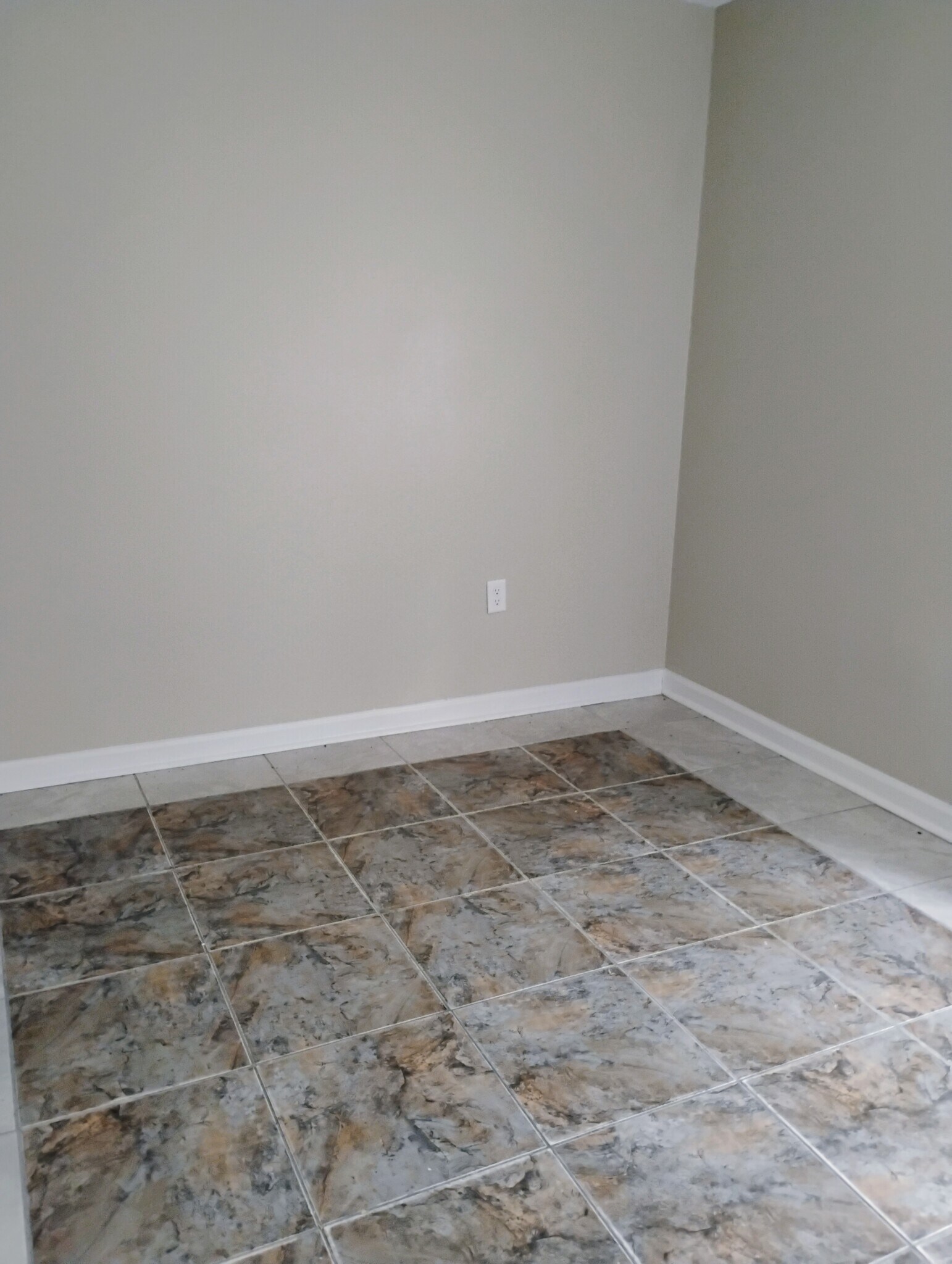 Building Photo - 5071 Baker Blvd