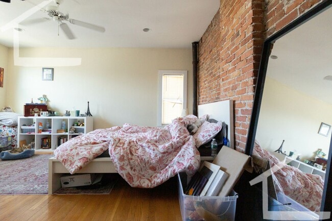 Building Photo - Amazing 5 bed 3 bath in Brighton.... Don't miss out!!