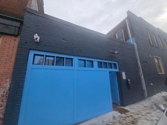 Building Photo - 301 Goshen St