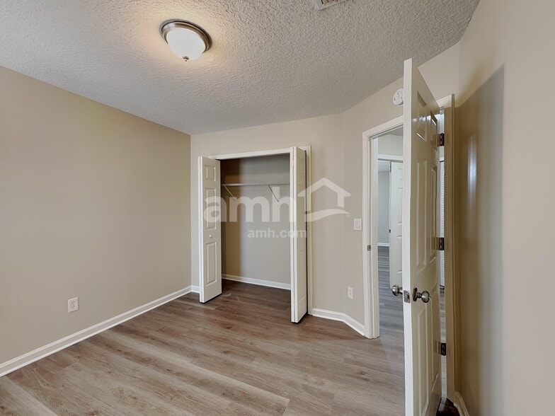 Building Photo - 3631 Silver Bluff Blvd