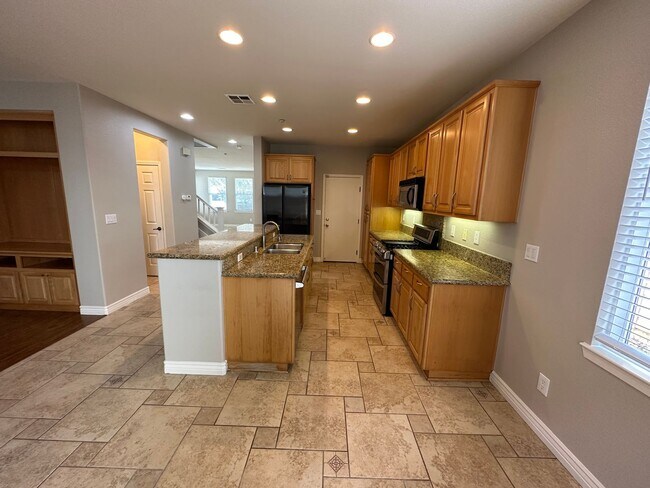 Building Photo - Beautiful 4  bedroom, 2.5 bath home in Garin Ranch