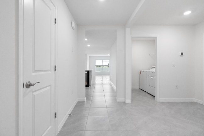 Building Photo - 4762 SW 88th Ln