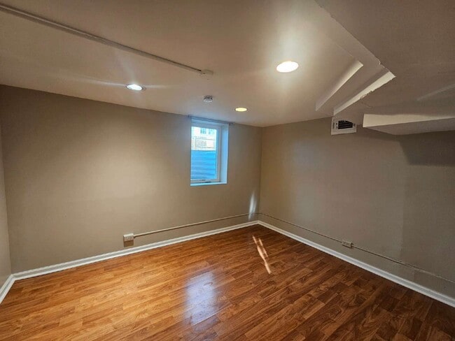 Building Photo - 366 N Washington St