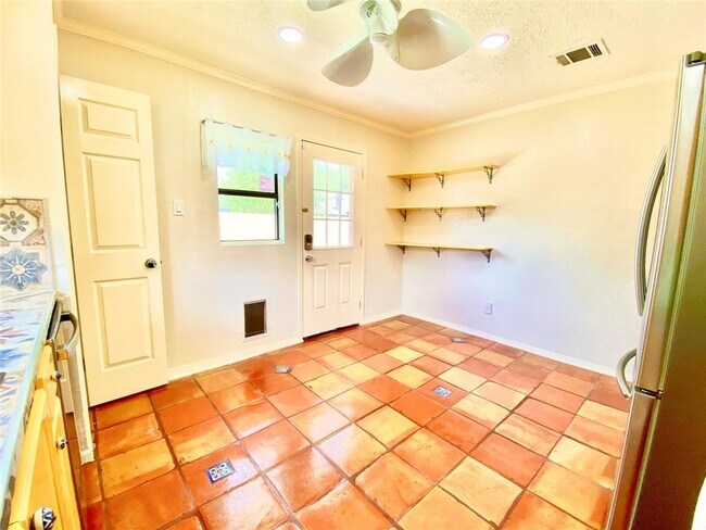 Building Photo - 22538 Market Square Ln