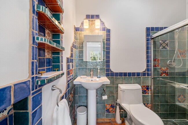 Building Photo - 49 River Dr