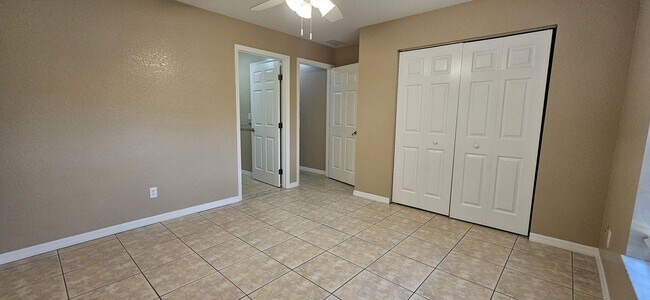 Building Photo - R# 5900-P