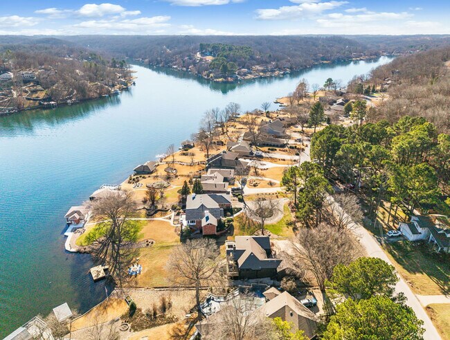 Building Photo - 89 Mayfair Dr