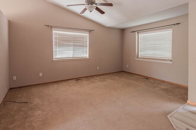 Building Photo - 4060 Florence Dr