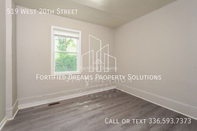 Building Photo - 519 W 20th St
