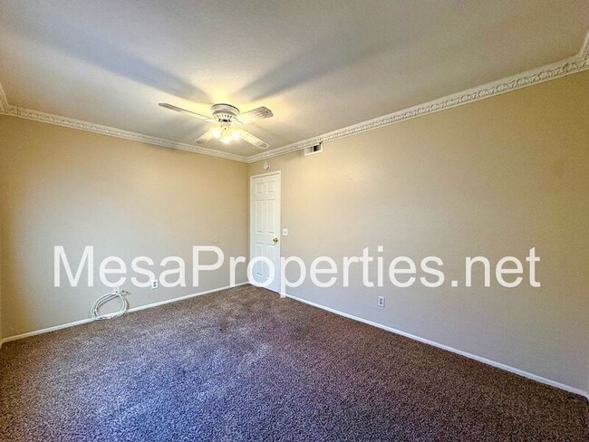 Building Photo - 14383 La Crescenta Ave