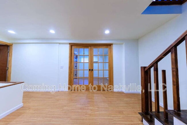 Building Photo - 605 S 11th St