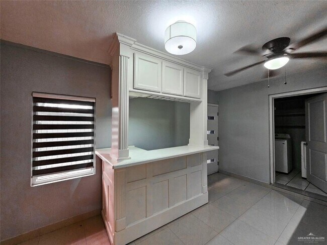 Building Photo - 2828 Highland Ave