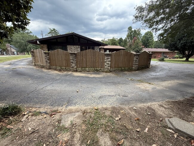 Building Photo - 107 Diamond Dr
