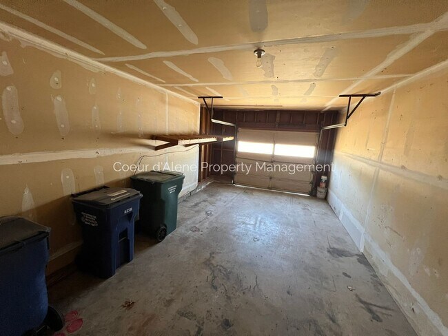 Building Photo - 520-30 Golden Sun