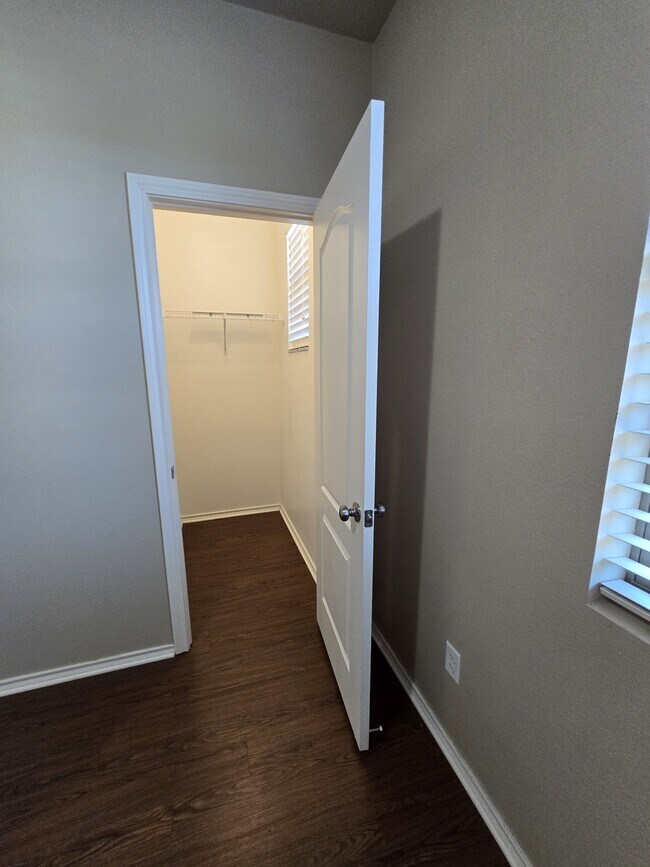 Building Photo - 457 Ambrose Avenue