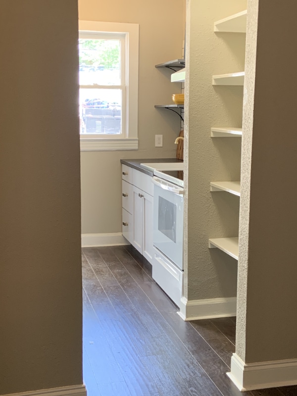 Building Photo - 209 E Rosewood Ave