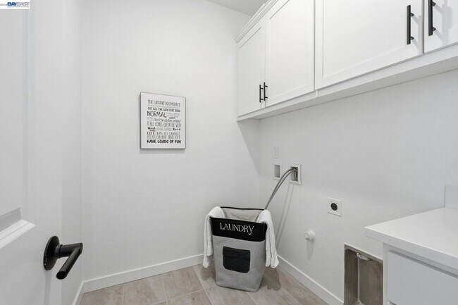 Building Photo - 1550 Plumas Dr