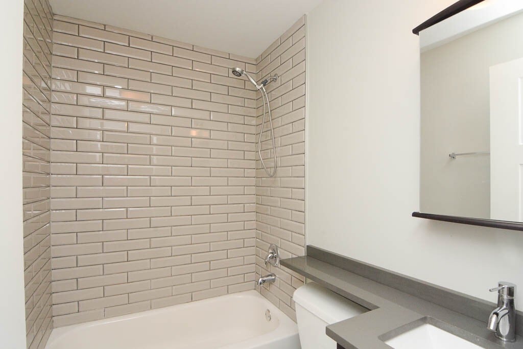 Building Photo - 701 Elm Pl