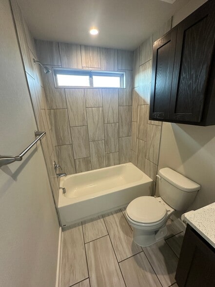 Building Photo - 8419 V. Verona