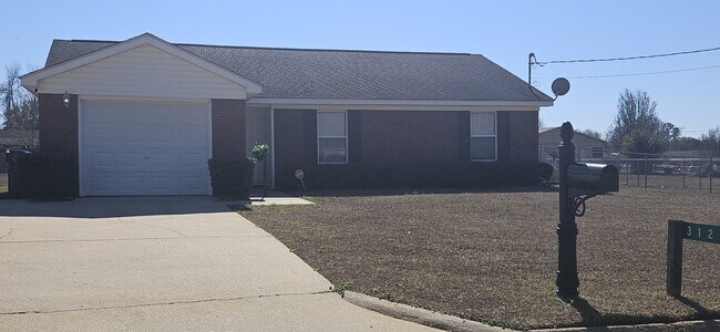 Building Photo - 312 Joe Walding Dr