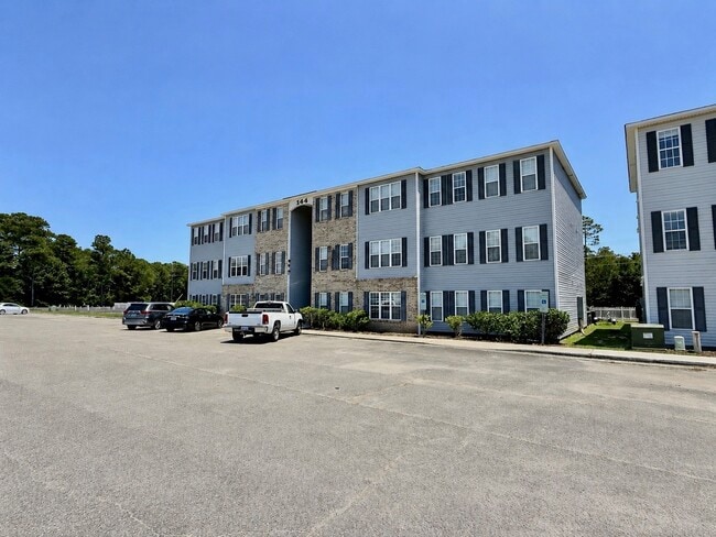 Building Photo - 144 N Hines St