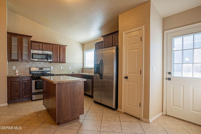 Building Photo - 12712 Roberto Nunez Ln