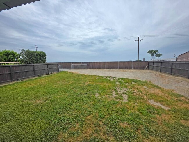 Building Photo - 10600 State Hwy 59