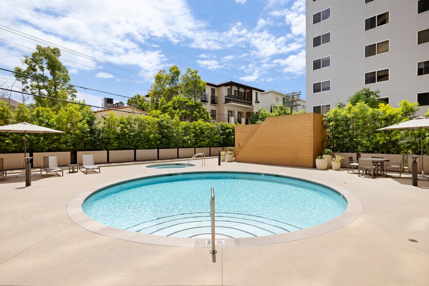 Building Photo - 10430 Wilshire Blvd