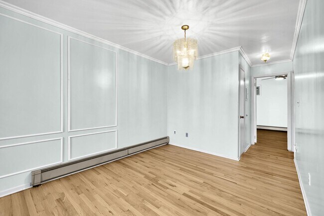 Building Photo - 729 10th St