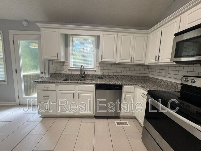 Building Photo - 459 Oak Hill Cir