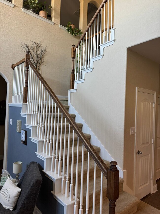 Building Photo - 517 Whittmen Ave