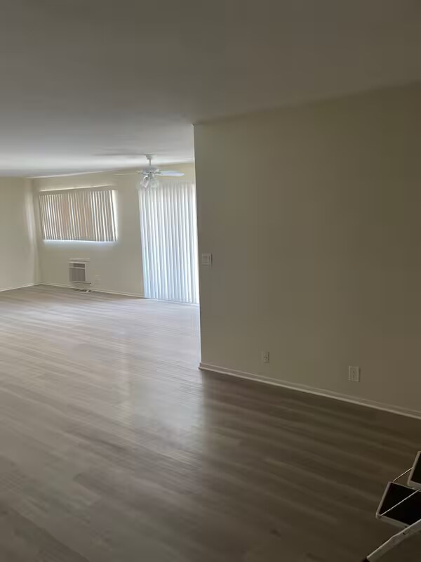 Building Photo - 824 S Wooster St