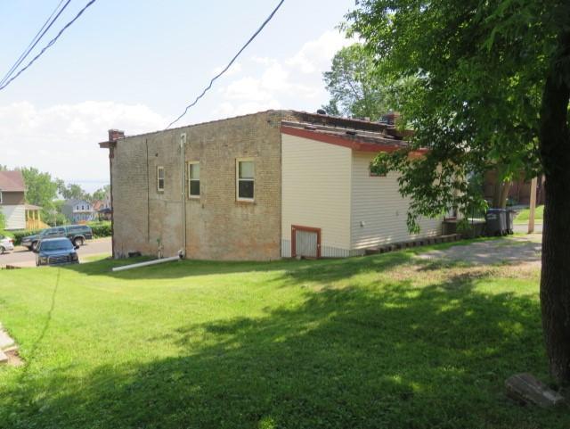 Building Photo - 901 E 7th St