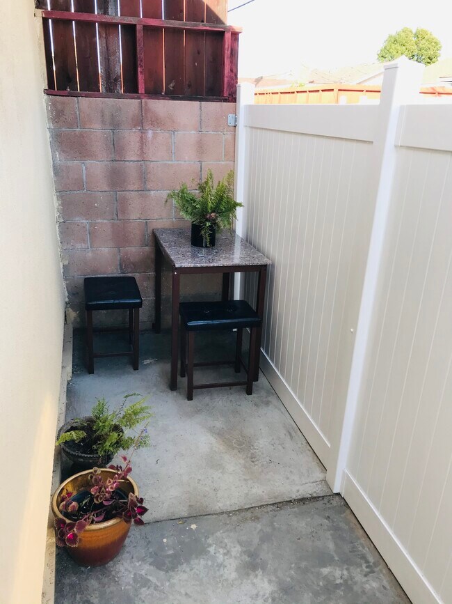 Private & Quaint front porch perfect for your morning cup o'coffee! - 10500 Hayvenhurst Ave