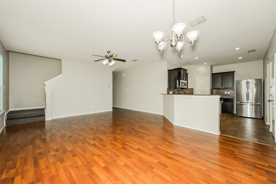 Building Photo - 10965 Colonial Heights Ln