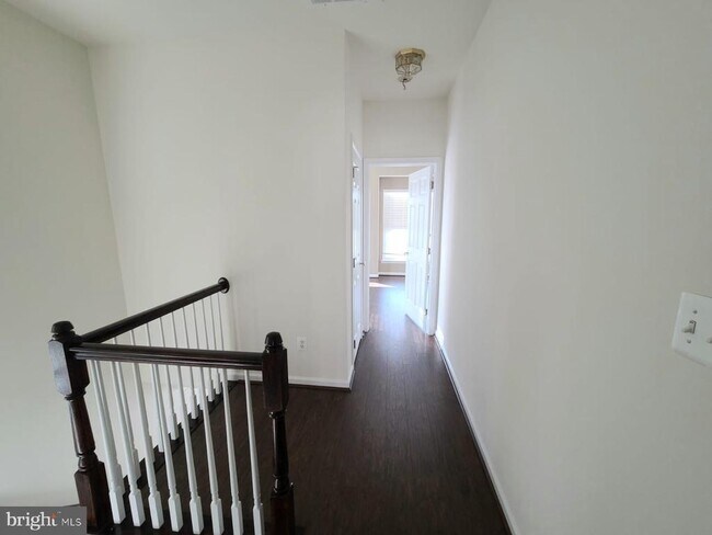 Building Photo - 42625 Homefront Terrace