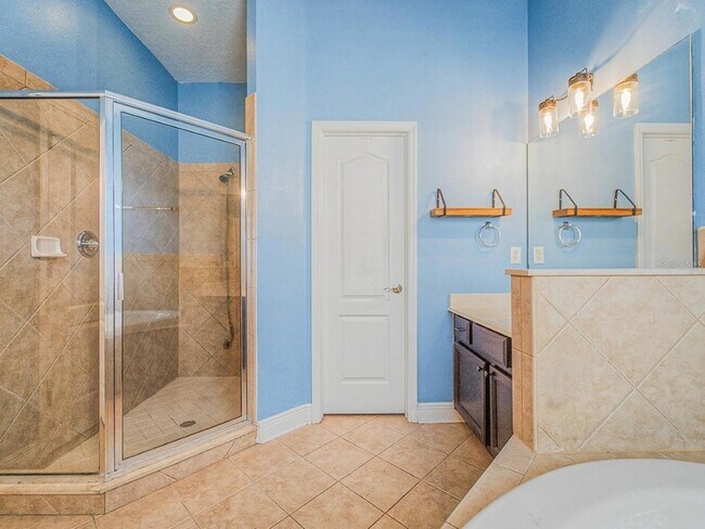 Building Photo - 7800 Stoney Hill Dr